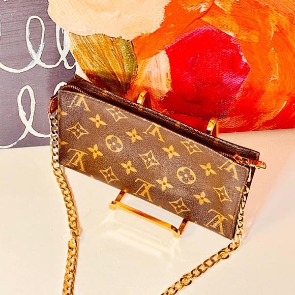 Louis Vuitton Brown Monogram Clutch with Gold Chain Size 8 this fit a smart ph - Picture 4 of 15